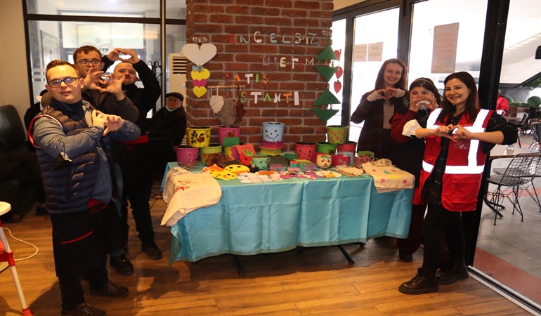 El emeği ürünler, Down Kafe’de görücüye çıktı 