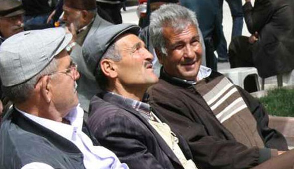 Emekliler maske bile alamıyor