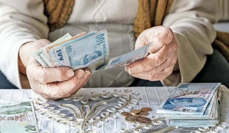 Emeklilerin bayram ikramiyesi belli oldu