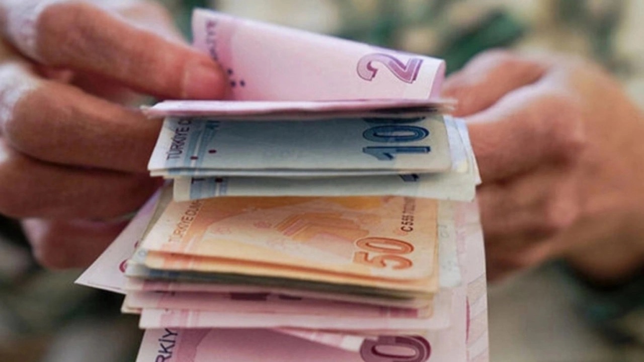 Emeklilerin maaş zammı oranı 10 bin TL mi?