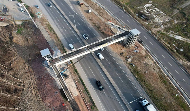 Emniyet Müdürlüğü üstgeçidi bitmek üzere