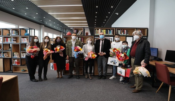 En çok kitap okuyan 5 kişiye, İzmit Belediyesinden hediye