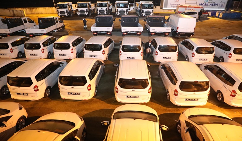 Engellemelere rağmen İzmit Belediyesi araç filosunu daha da büyütmeye devam ediyor 
