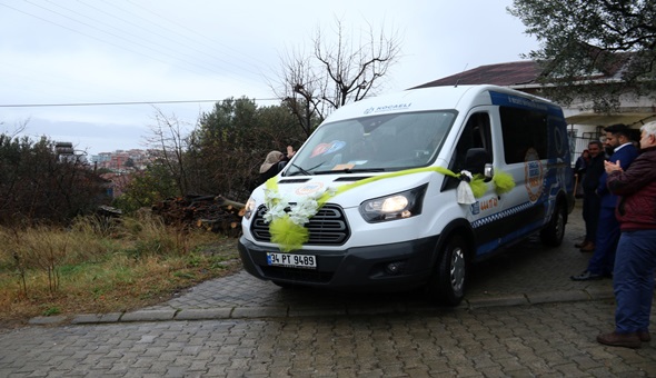 Engelli çiftin gelin arabası Engelsiz Taksi oldu