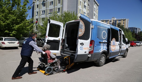 Engelsiz Kocaeli Taksi 65 yaş üstünün emrinde!