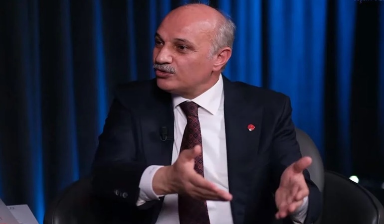 Erbakan Hoca evi boşaltsın polis gelip alacak