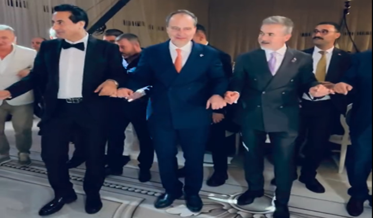 Erbakan’ın halay performansı!