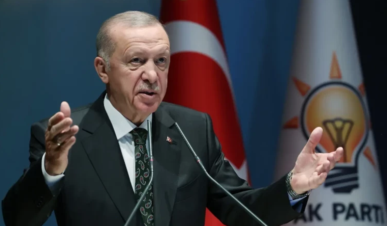 Erdoğan AKP teşkilatlarını yenileyecek