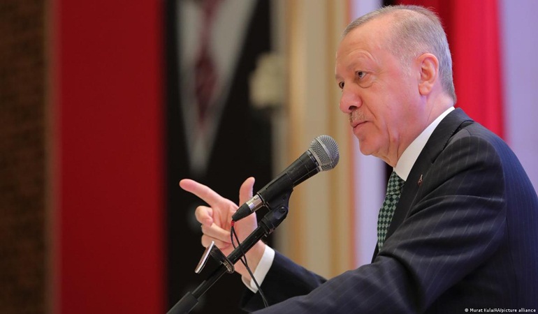 Erdoğan canlı yayında rejiye sinirlendi