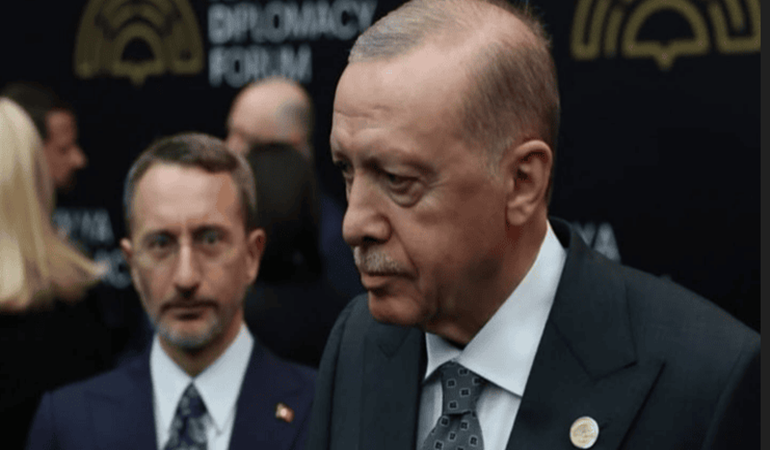 Erdoğan eski sağ kolunun en mutlu gününde yanında olmadı