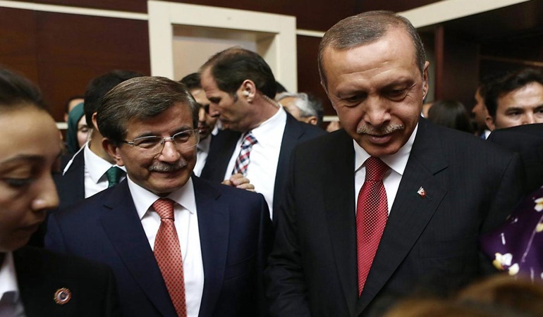 Erdoğan gel derse Davutoğlu koşa koşa gider!