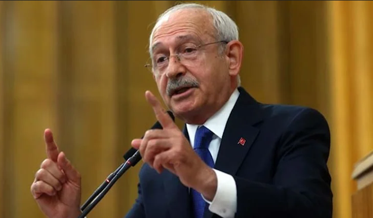 Erdoğan'ın ayakkabısına elini atsın yalayarak gitsin, herkes de seyretsin