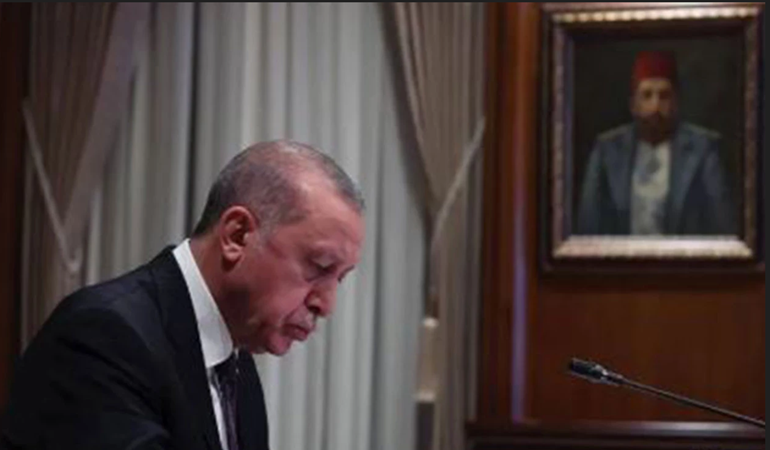 Erdoğan'ın danışmanı  ya tarih bilmiyor, ya da işine geldiği gibi yorumluyor!