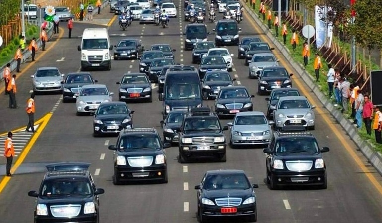 Erdoğan'ın konvoyuna tepki gösterdi diye gözaltına alındı