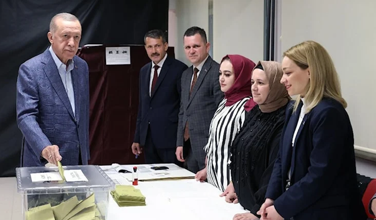 Erdoğan’ın oy kullandığı sandıkta kazanan belli oldu