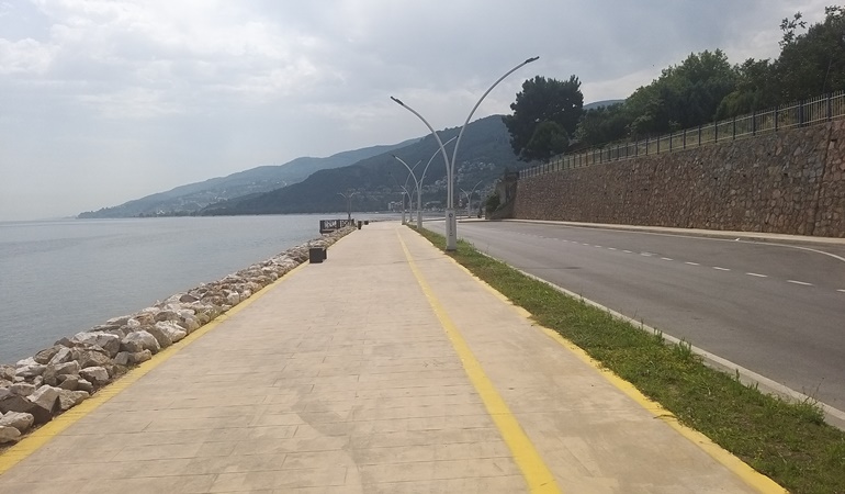 Ereğli’de sahil yolu betonla kaplandı