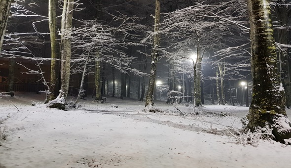 Eriklitepe’de kar yağışı başladı