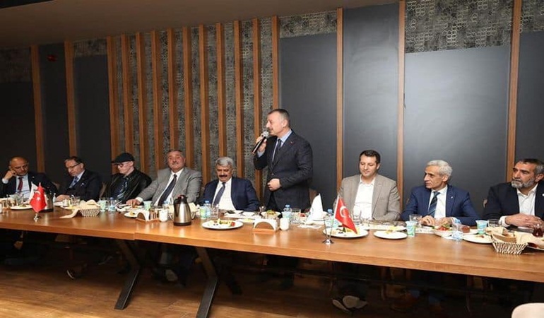 Erzurumlular Vakfı protokolü iftarda buluşturdu 