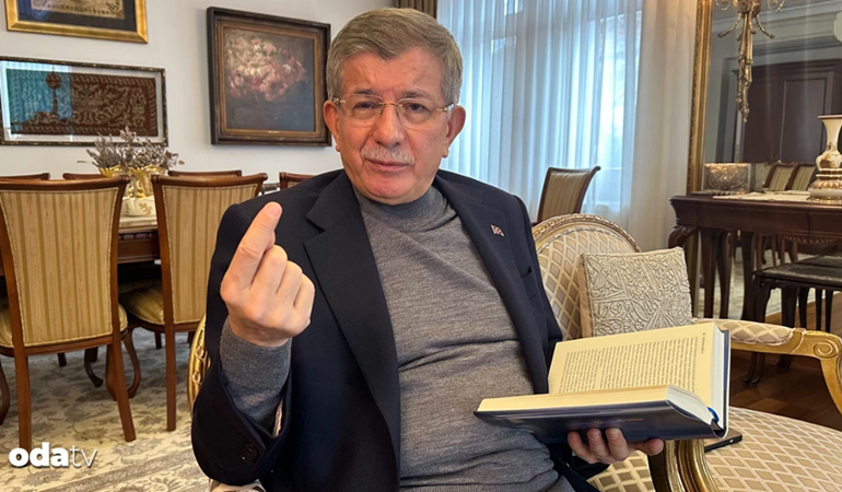 Eski Başbakan Davutoğlu: Maddi sıkıntı yaşıyorum