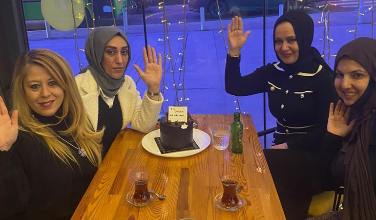 Eski Başkan Müge Uçar’a doğum günü sürprizi