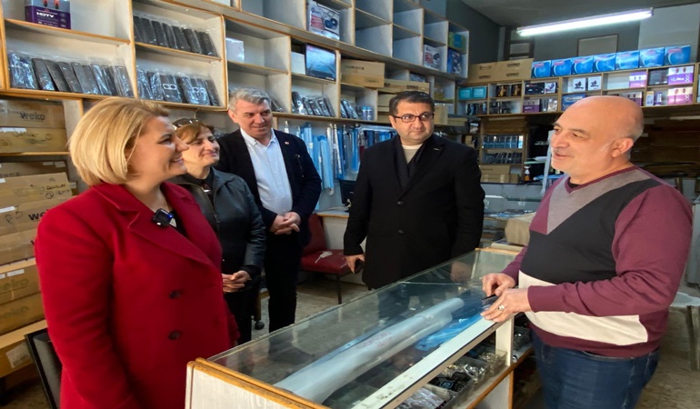 Esnaftan Hürriyet’e: Allah ayağınıza taş değdirmesin