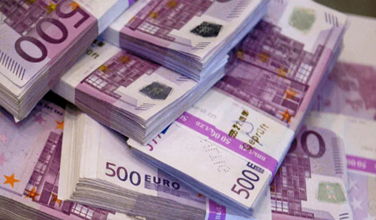 Euro 30 lirayı gördü