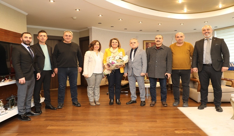 EYT’liler, Başkan Hürriyet’i ziyaret etti 