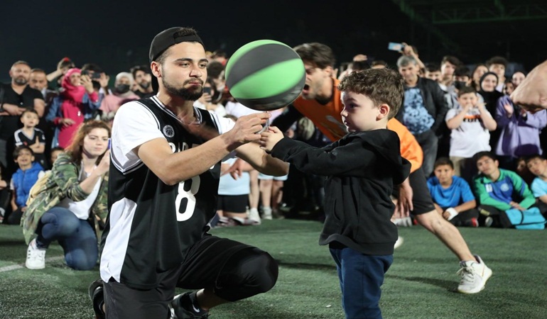 Festivalde nefes kesen gösteri