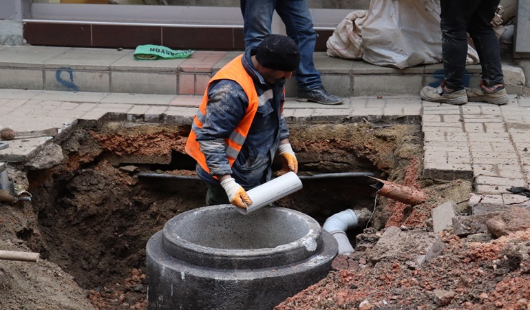 Fethiye Caddesi’nde abone bağlantı çalışmaları sürüyor