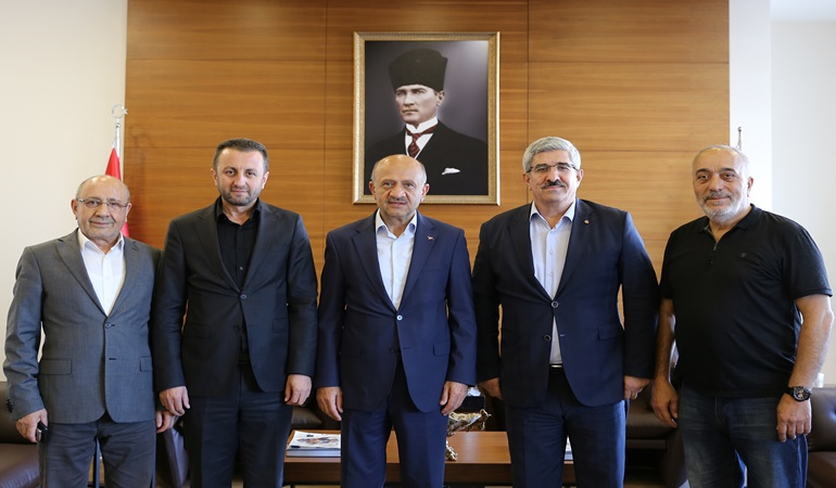 Fikri Işık da Necmi Bulut’u kutladı