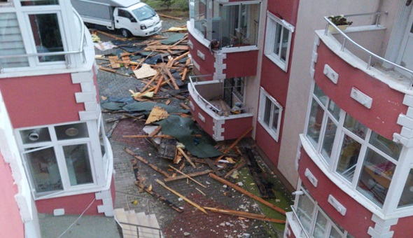 Fırtına uçurdu, Büyükşehir koştu