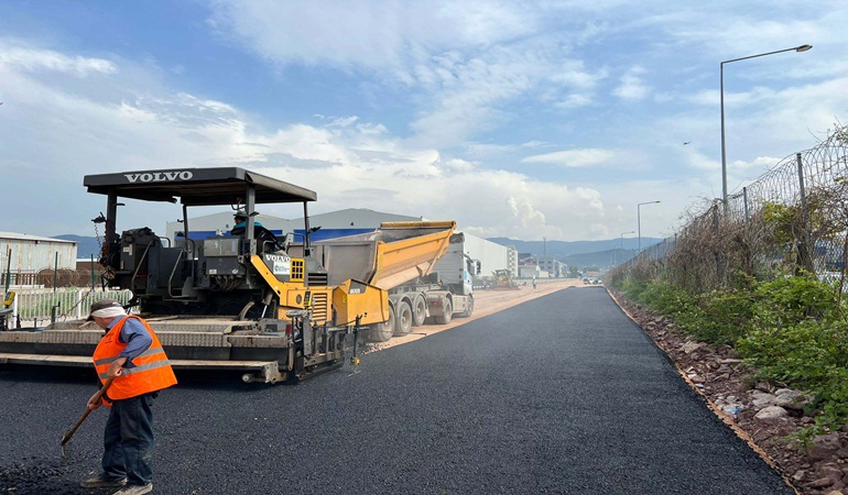 Ford Otosan fabrikası ile serbest bölge arasında yeni yan yol yapıldı