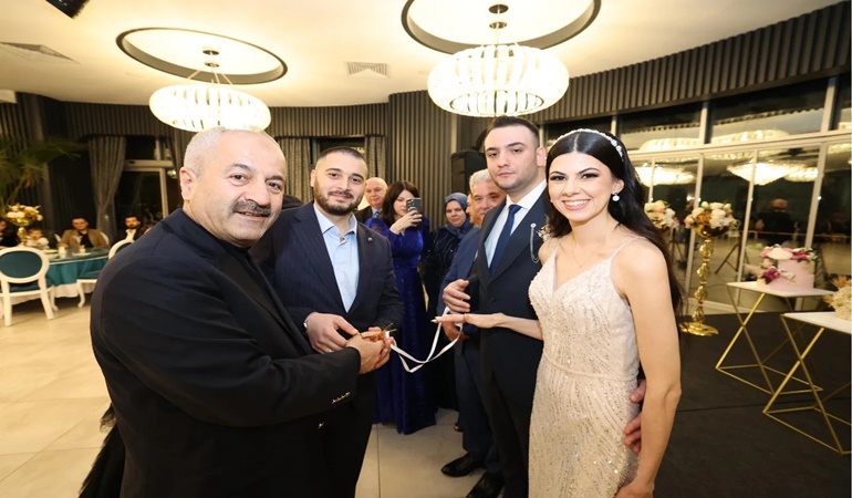 Gazeteci Yüksel Ercan’ın kızını nişanladı