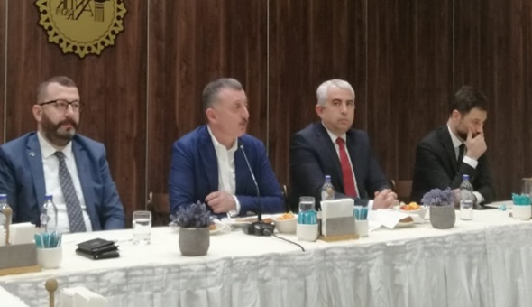 Gazeteciler sordu, Büyükakın cevap verdi