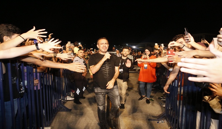 Gebze’de Haluk Levent  rüzgarı esti