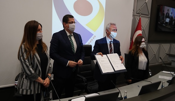 Gebze Ticaret Odası'nda nefes kredisi için imzalar...