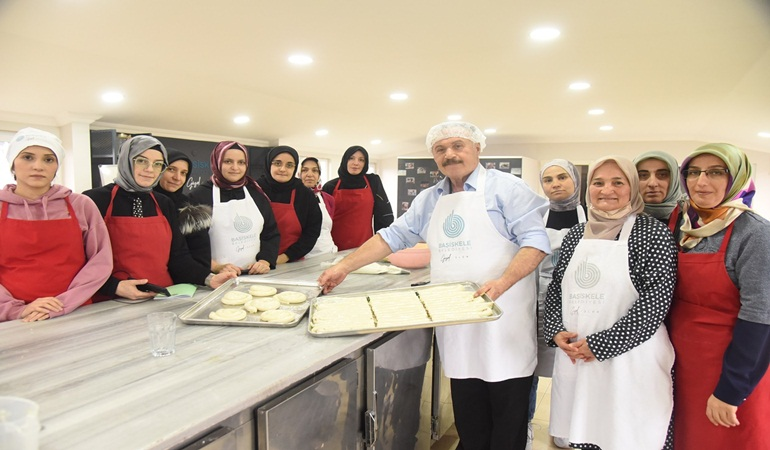 Geleceğin şefleri boşnak böreğinde hünerlerini sergiledi