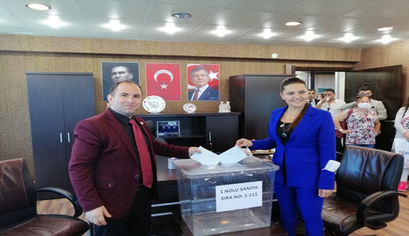 Gelecek İzmit’te Başkan Ömer Uçar