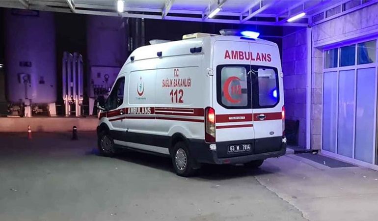 Genç kız kendisini iple tavana asarak canına kıydı