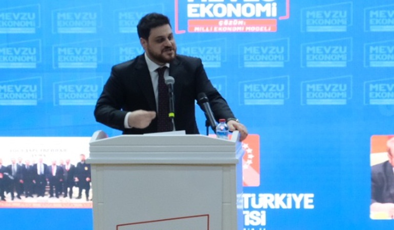 Genç liderden siyasi gündeme tarihi ayar