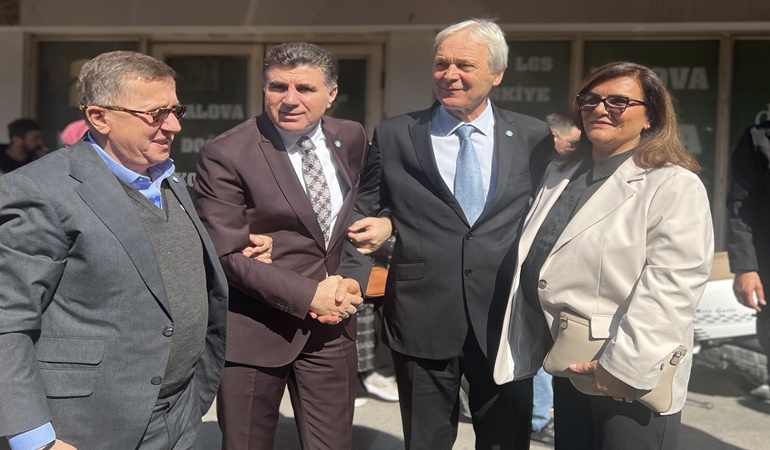 Gencay Yıldıztekin dur durak bilmiyor