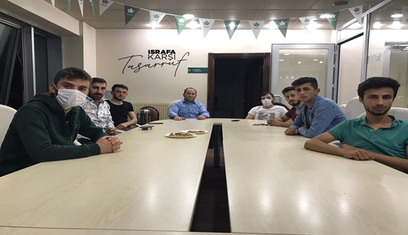 Gençler Gelecek Partisi’ne üye oldu