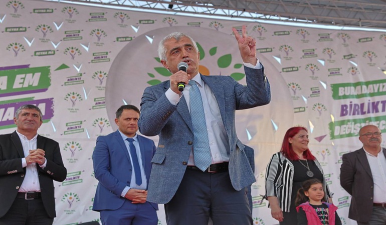 Gideceklerini anladılar ne yapacaklarını şaşırmış durumdalar