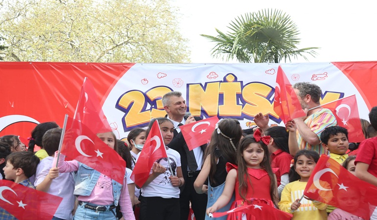 Gölcük Anıtpark’ta 23 Nisan coşkusu