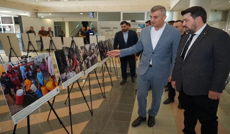 Gölcük Belediye binasında fotoğraf sergisi açıldı