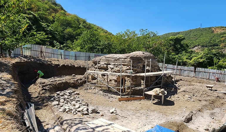 Gölcük Belediyesi bir tarihe daha sahip çıktı