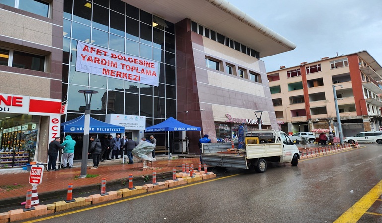 Gölcük Belediyesi deprem bölgesi için yardım kampanyası başlattı