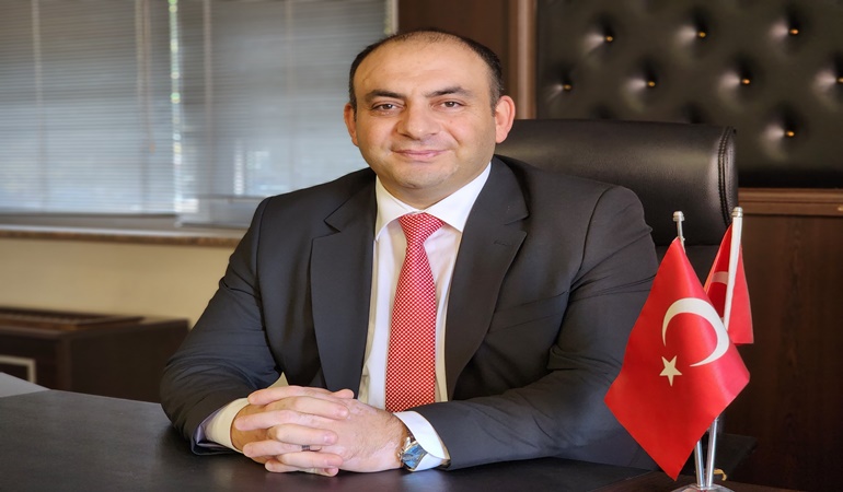 Gölcük Belediyesi Hukuk İşleri Müdürü Kayabaşı Altınova'ya aday oldu
