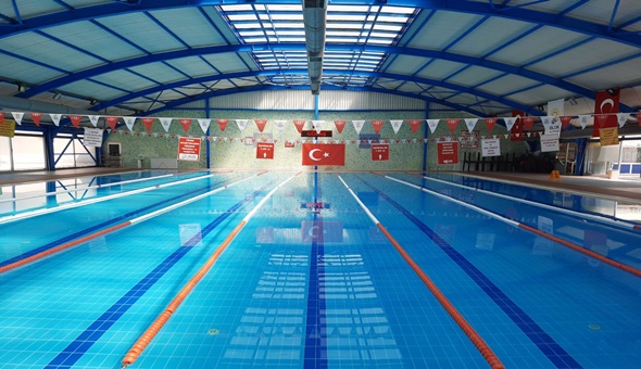 Gölcük Belediyesi kapalı yüzme havuzu açılıyor