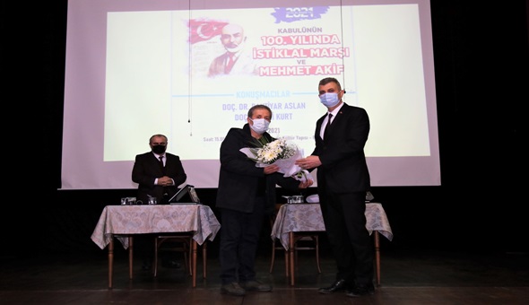 Gölcük Belediyesi’nde anlamlı günde anlamlı konferans